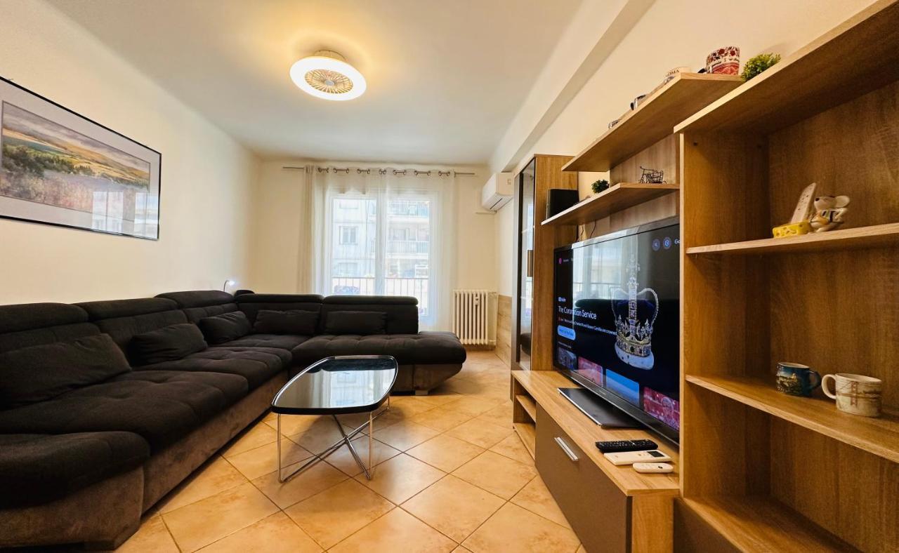 The Nice - 3 Rooms, 3Air Cond, 3Tv, 3Fans, 2 Wc, Wifi Everywhere 5Min Aeroport, Train, Beach, 1Min Tram, 15 Min Centre, Port, Parking Possible Buitenkant foto